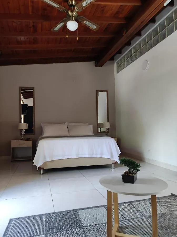 Apartamento Loft A Media Cuadra De La Estacion Floresta Medellín