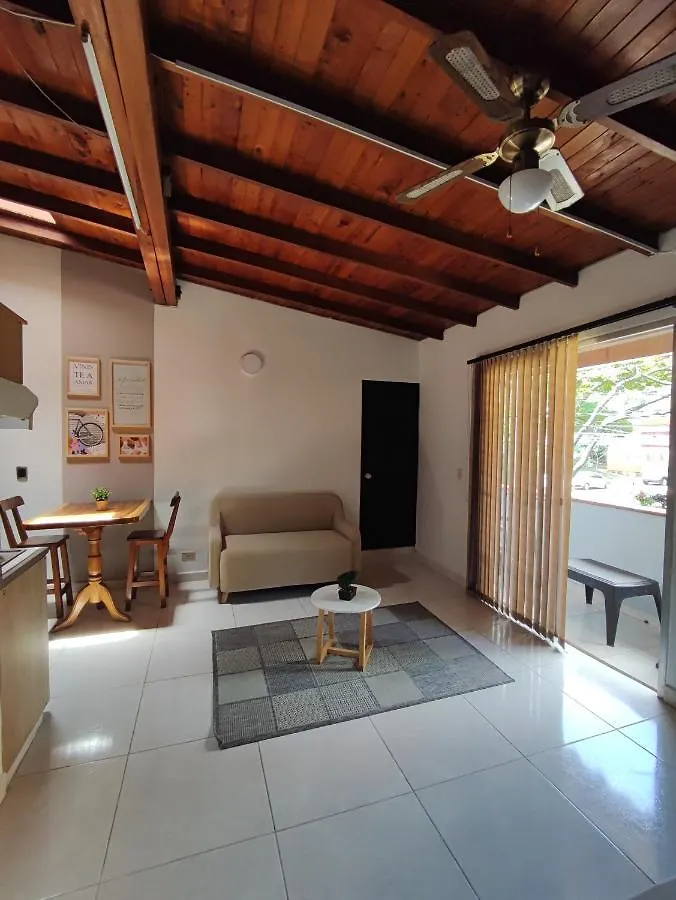 Lejlighed Apartamento Loft A Media Cuadra De La Estacion Floresta Medellín