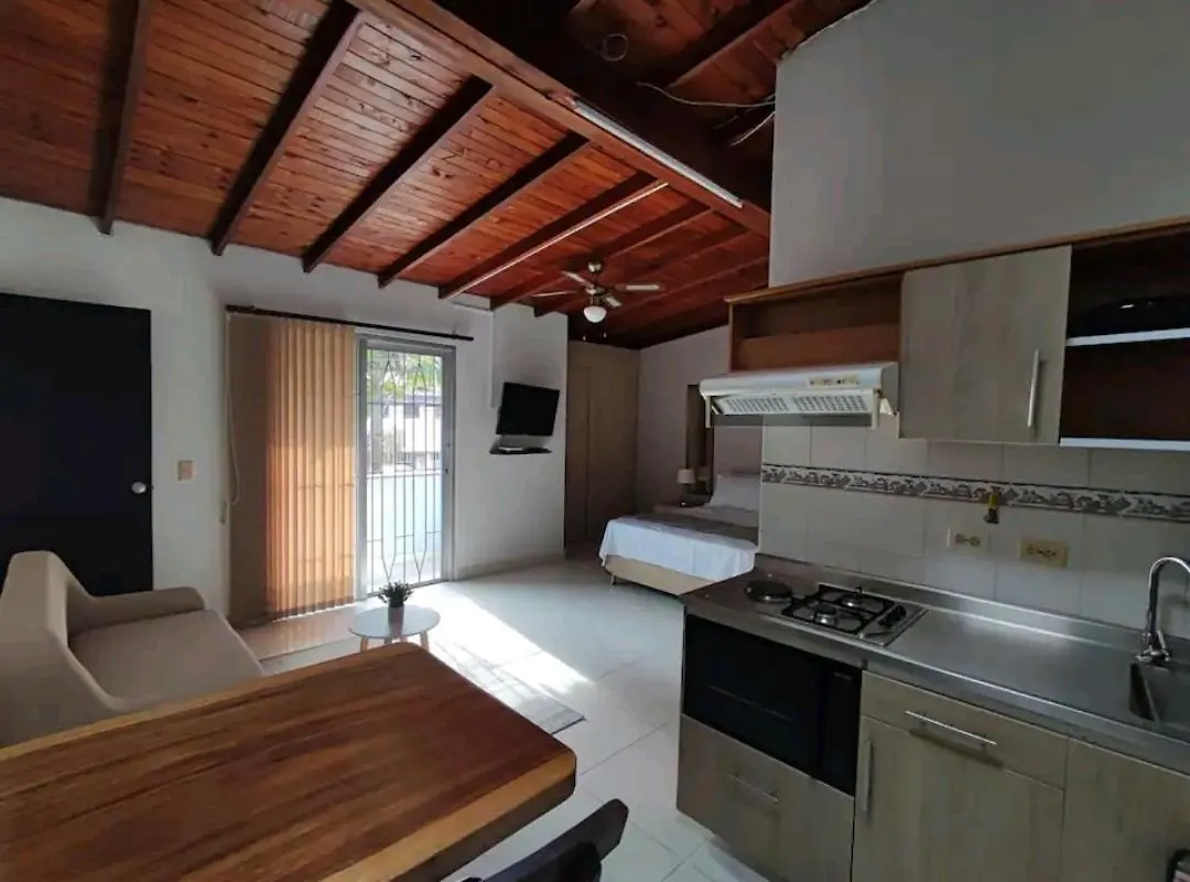Apartamento Loft A Media Cuadra De La Estacion Floresta Medellín