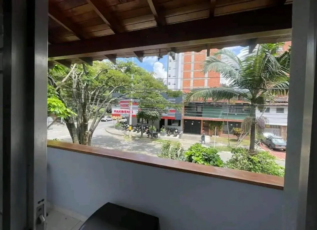 Lejlighed Apartamento Loft A Media Cuadra De La Estacion Floresta Medellín Colombia
