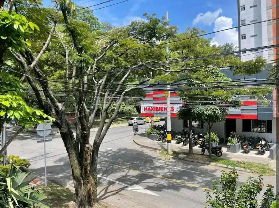 Apartamento Loft A Media Cuadra De La Estacion Floresta Medellín Lejlighed