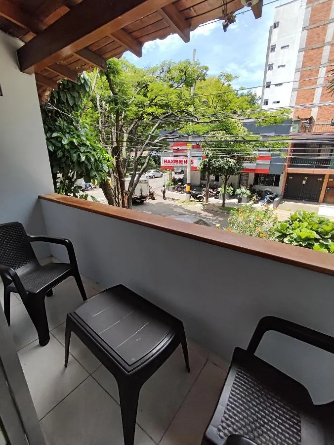Apartamento Loft A Media Cuadra De La Estacion Floresta 메딜린 아파트