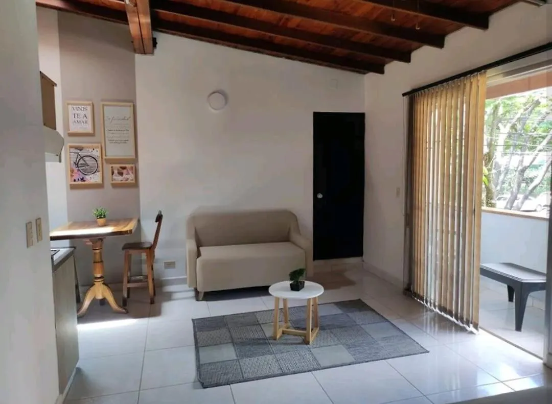 Apartamento Loft A Media Cuadra De La Estacion Floresta 메딜린 아파트