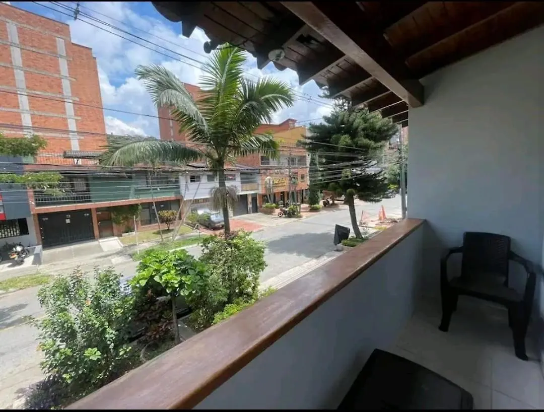 Apartamento Loft A Media Cuadra De La Estacion Floresta 메딜린 콜롬비아