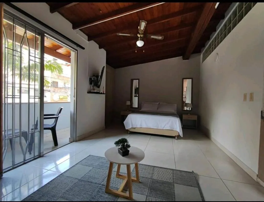 아파트 Apartamento Loft A Media Cuadra De La Estacion Floresta 메딜린