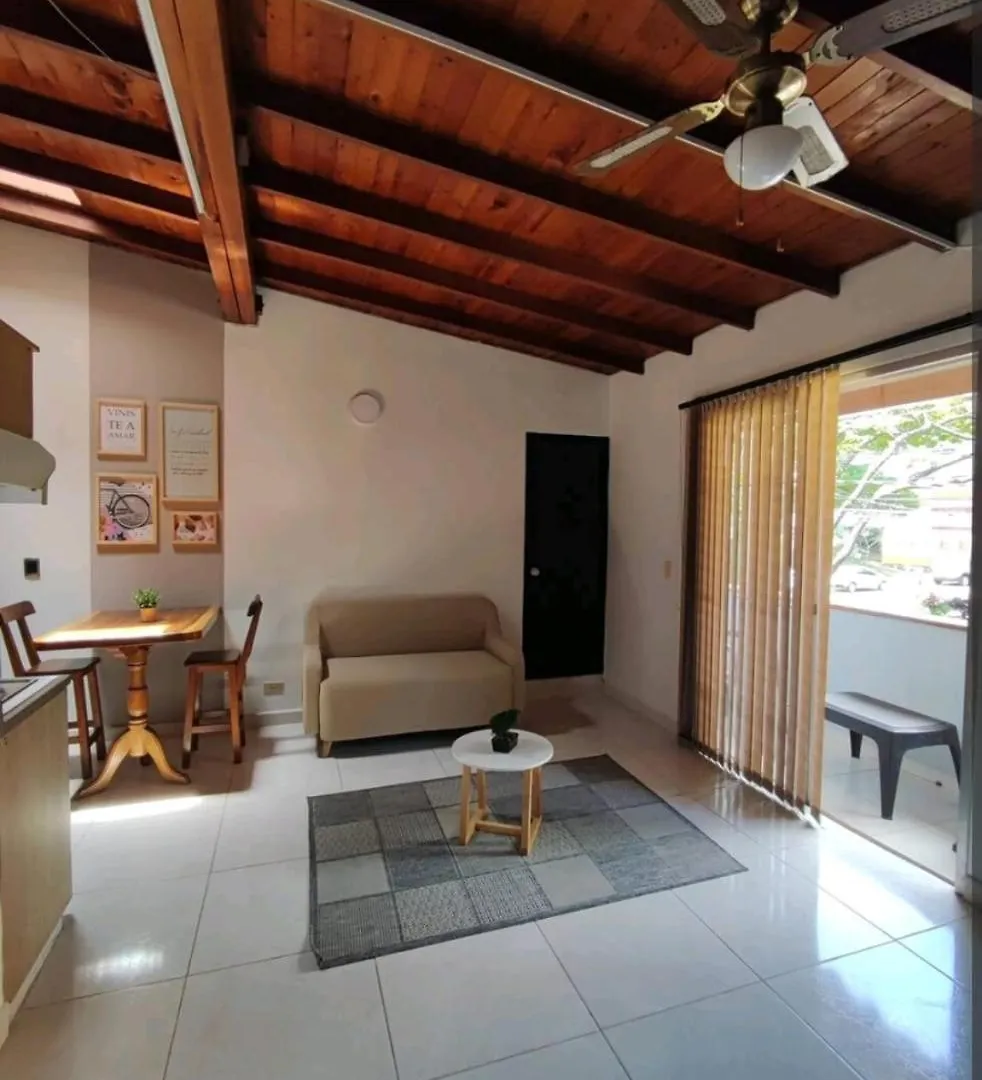 Apartamento Loft A Media Cuadra De La Estacion Floresta 메딜린 아파트